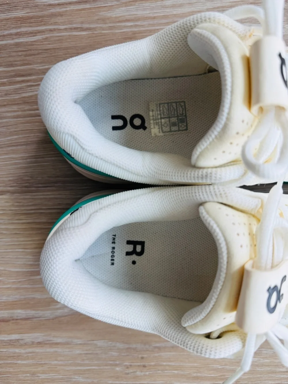 On Running "THE ROGER" & Swiss Engineering Collab Sneakers - Women’s 8 - Picture 6 of 10